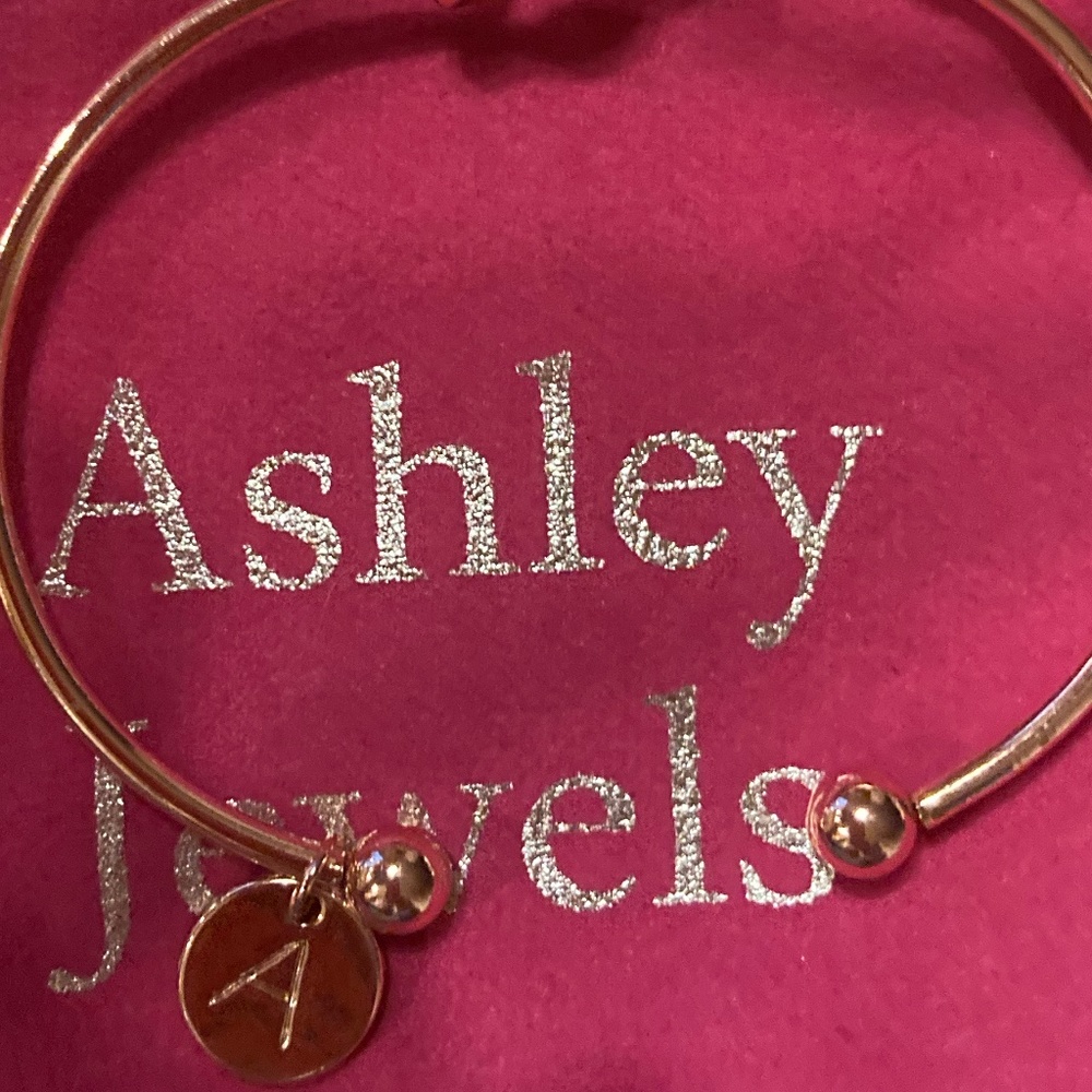 NWOT ROSE GOLD TONE iNITIAL A BRACELET